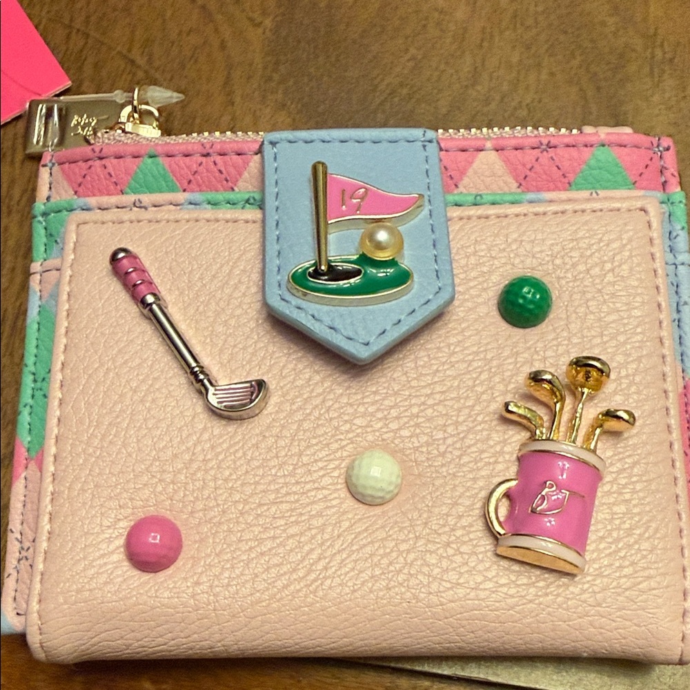 Betsey Johnson Pink Pastel Golf Charm Compact Wallet - Picture 2 of 8